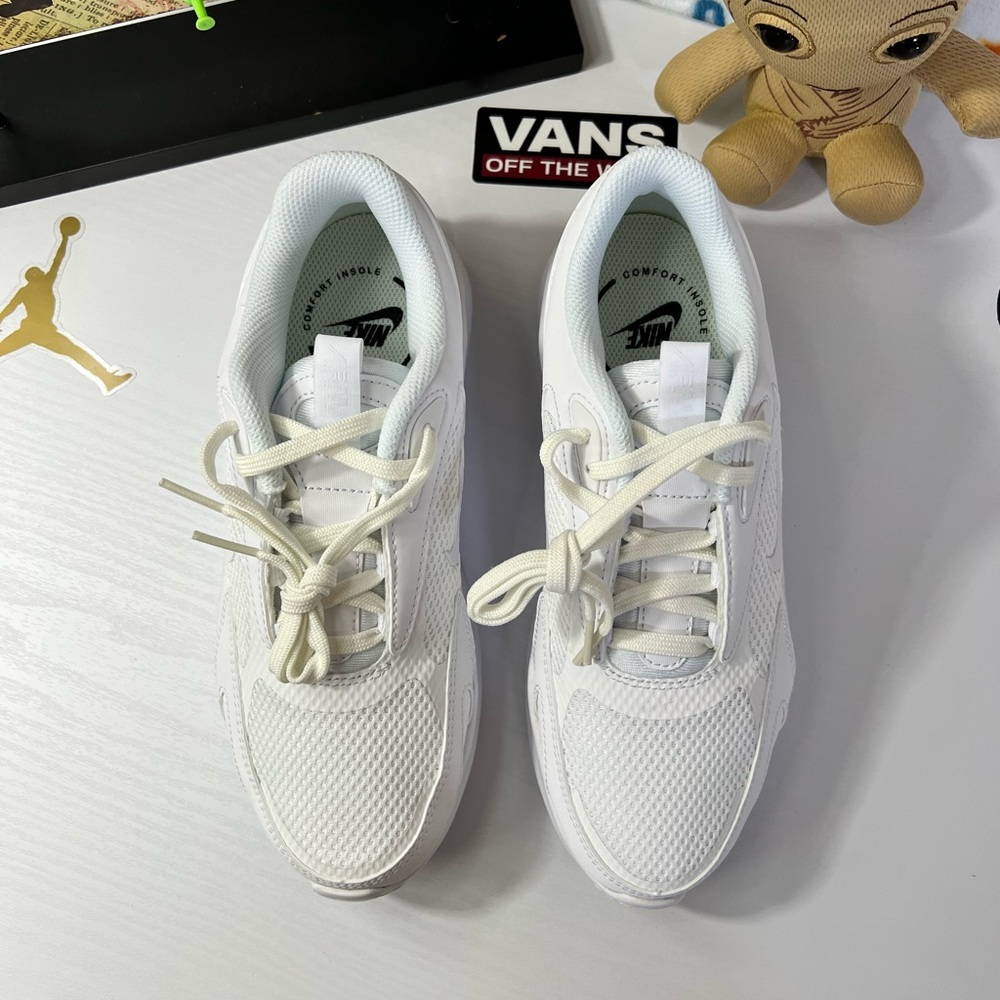Nike Air Max Bolt White. - Picture 9 of 12